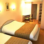 Hotel De Rosny 2*
