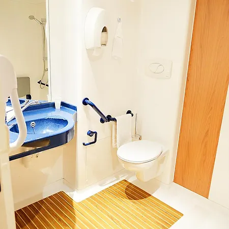 Hotel De Rosny 2*