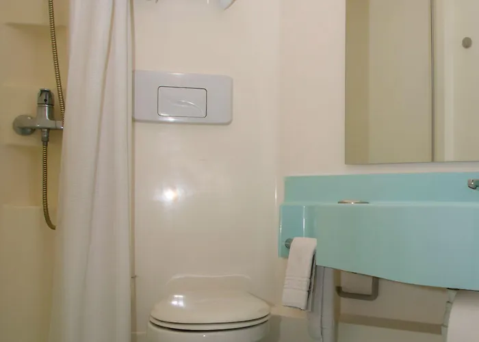 德罗斯尼酒店 酒店