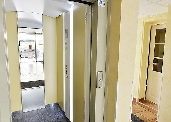 德罗斯尼酒店 酒店 图尔