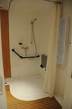 德罗斯尼酒店 酒店