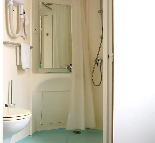 德罗斯尼酒店 酒店 图尔