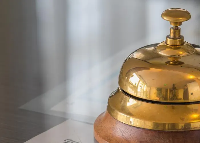 德罗斯尼酒店 2*